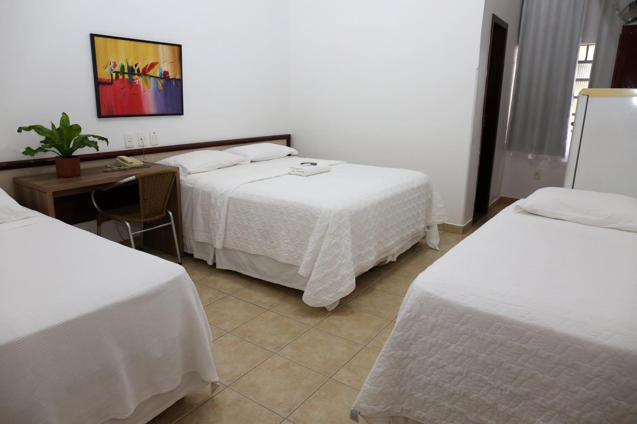 Licia Hotel Joao Pinheiro 外观 照片